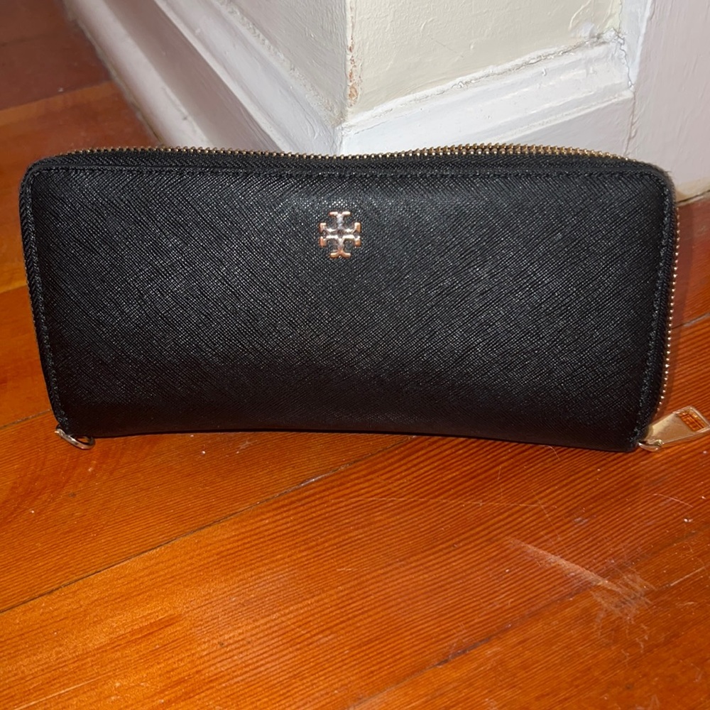 Tory Burch wallet